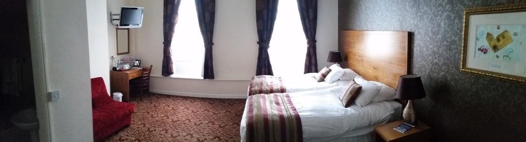 The Three Tuns Hotel Wetherspoon Thirsk Oda fotoğraf