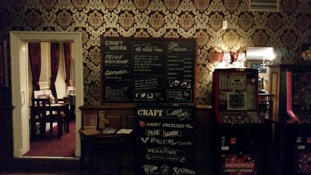 The Three Tuns Hotel Wetherspoon Thirsk Dış mekan fotoğraf
