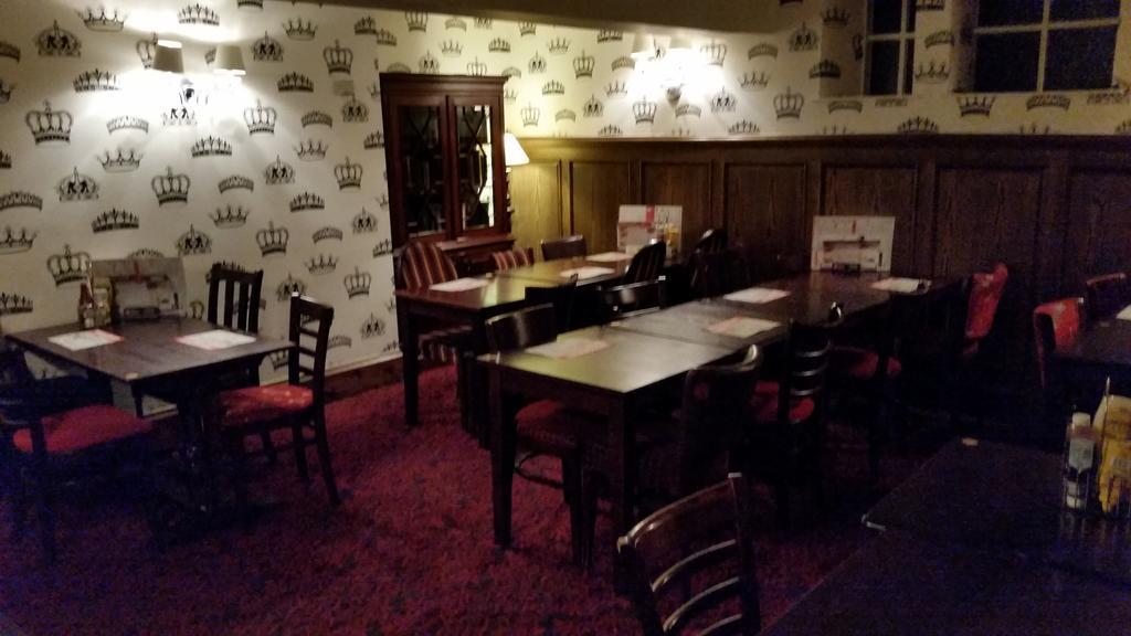 The Three Tuns Hotel Wetherspoon Thirsk Dış mekan fotoğraf